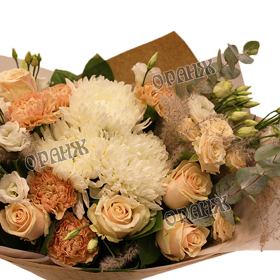 Букет из хризантемы, лизиантуса и роз — фото 2