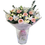 Букет из орхидей, гербер и кустовых роз