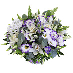 Композиция из орхидей мини и лизиантуса