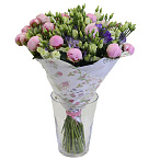 Букет из пионов и лизиантусов